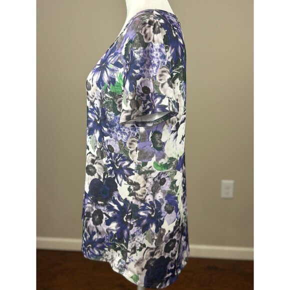 NEW LuLaRoe Womens Knit Tunic Top S Short Sleeve Purple Green Floral Scoop Neck - Picture 3 of 8